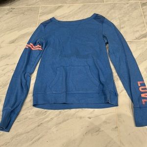 Long sleeve shirt with stripe and love on sides